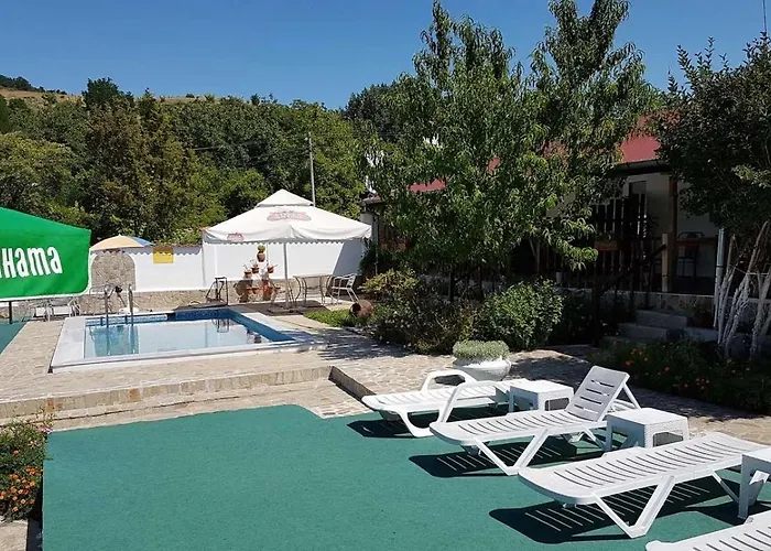 Хотел семеен сандим 2*